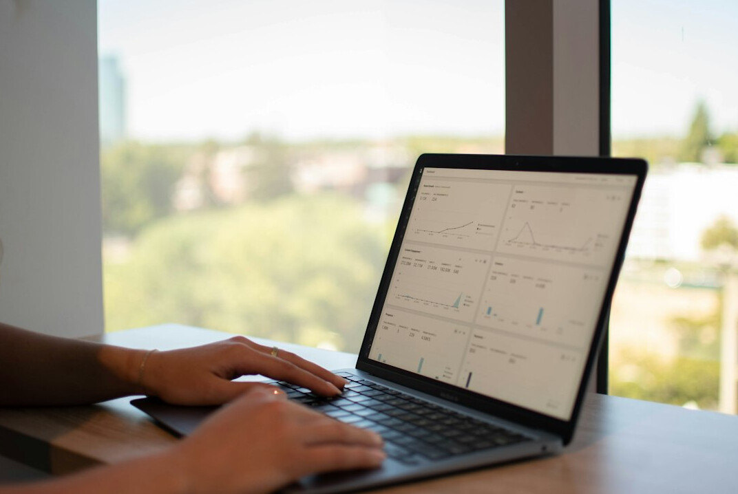 growth chart on laptop